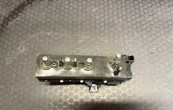 Toyota Avensis T250 Seat control switch 18A013