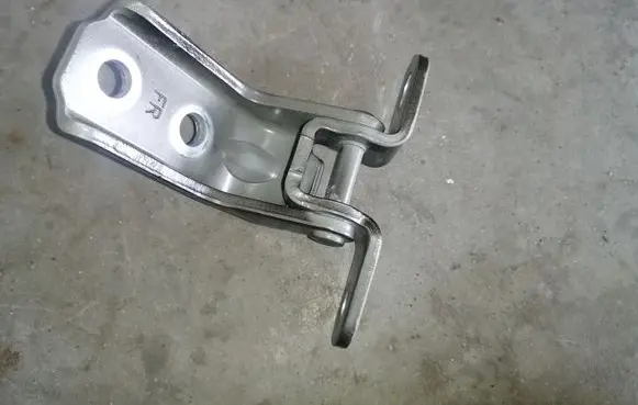 Hyundai Santa Fe Front door upper hinge