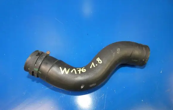 Mercedes-Benz A W176 Engine coolant pipe/hose