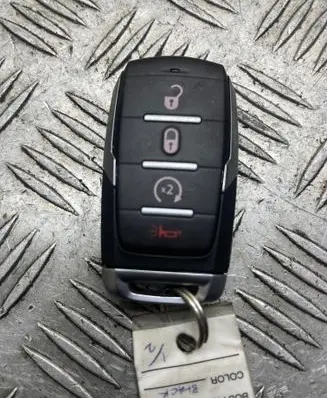 Dodge RAM 1500 DS Ignition key/card 
