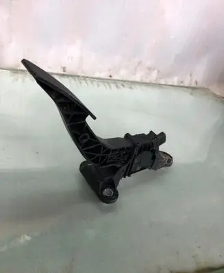 Hyundai Kona II Accelerator throttle pedal 32700