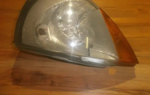Ford Ka Headlight/headlamp 205322z2