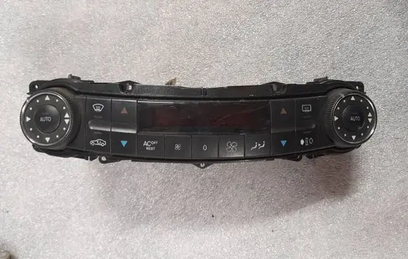 Mercedes-Benz E W211 Climate control unit 2118300685