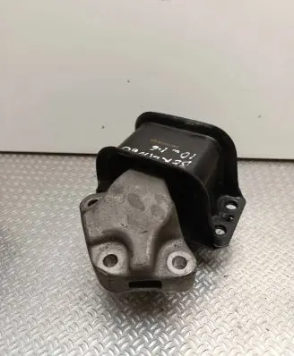 Citroen Berlingo Engine mount bracket 62943764