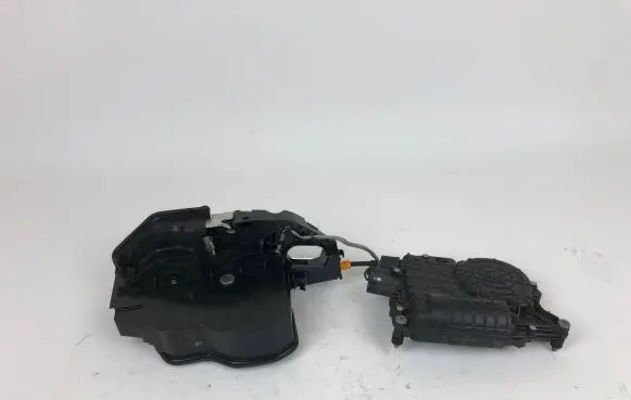 BMW X5 E70 Rear door soft close latching motor 7315023 4153309300