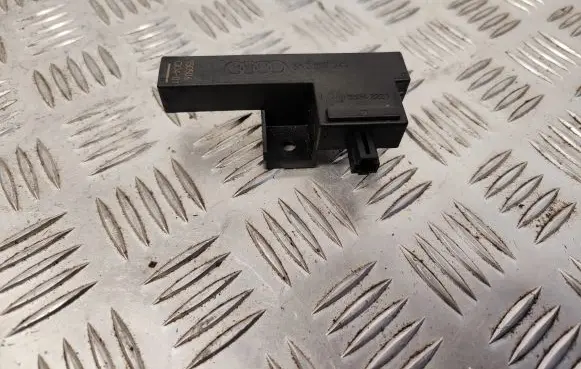 Audi Q5 SQ5 Keyless system antenna 8K0907247