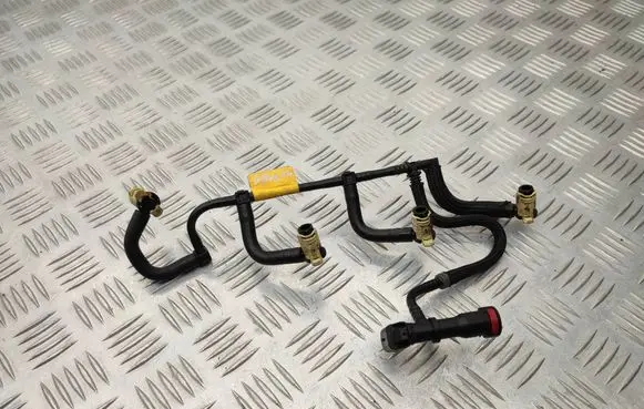 Nissan Qashqai Fuel return line/hose 166714557R