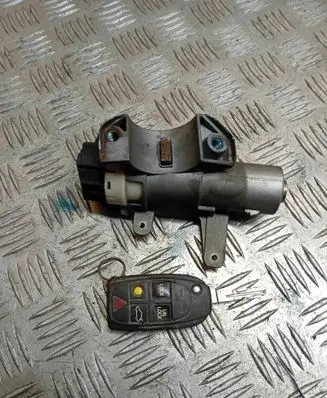 Volvo V70 Ignition lock 8626324