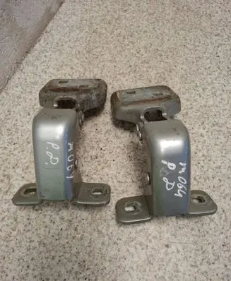 Renault Master III Front door hinges set 804000006RCD 804000006RCG