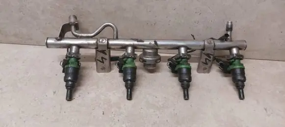 Mercedes-Benz C W203 Fuel main line pipe A1110780292