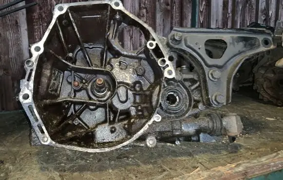 Honda Civic Manual 5 speed gearbox 1M1049351 1049351
