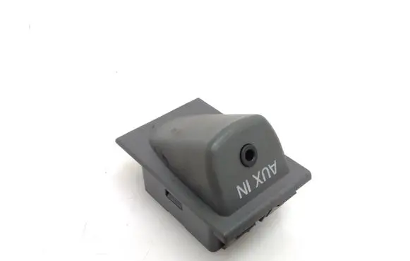 Ford Ranger AUX in-socket connector UC0R66DFX