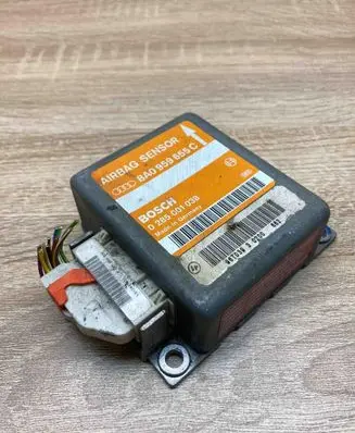 Audi A4 S4 B5 8D Airbag control unit/module 8A0959655C 0285001038 WithPlug