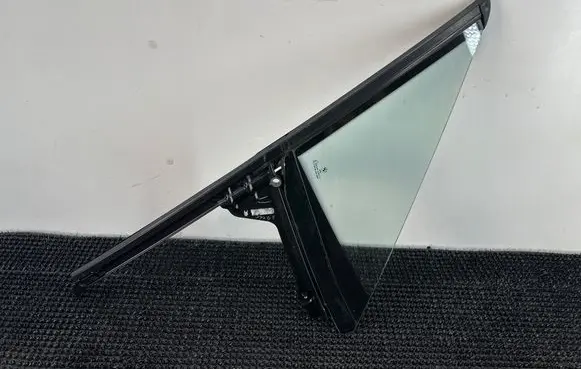 BMW Z3 E36 Front vent window/glass (coupe) 