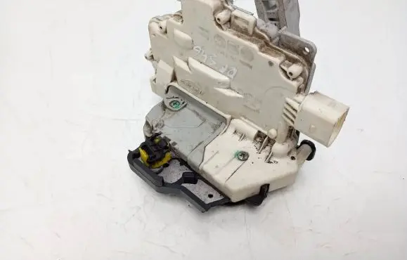 Audi A6 S6 C6 4F Front door lock 4F1837016