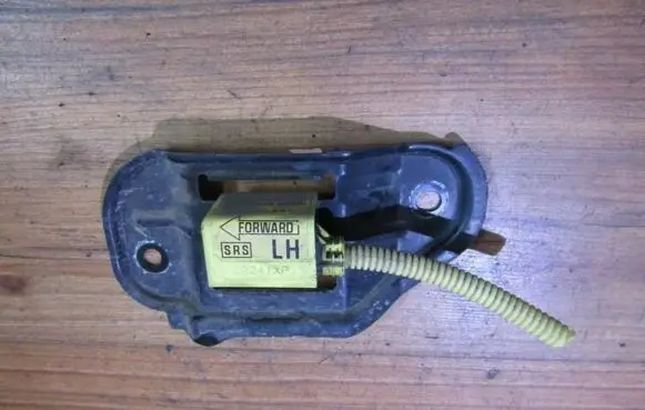 Subaru Legacy Airbag deployment crash/impact sensor 98231ac010 c2241xp
