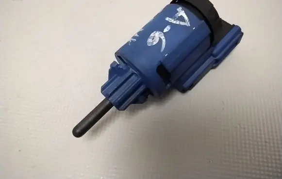 Clutch pedal sensor