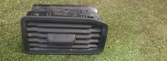 Volkswagen Caddy Dashboard side air vent grill/cover trim 2K5819701A