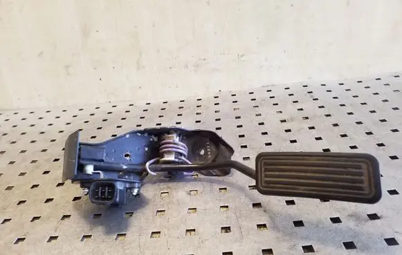 Toyota Corolla Verso E121 Accelerator throttle pedal 7811135030 8928152021 1983003041