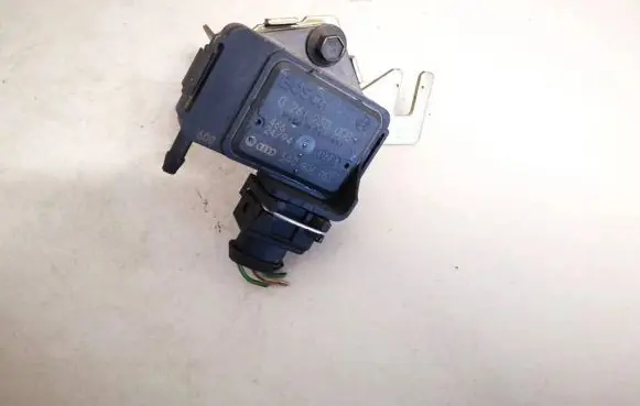 Volkswagen PASSAT B4 Air pressure sensor 3a0906051 0261230008