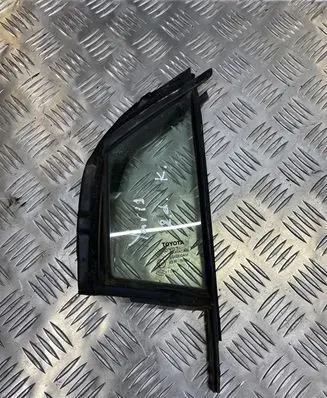 Toyota Yaris Front triangle window/glass 
