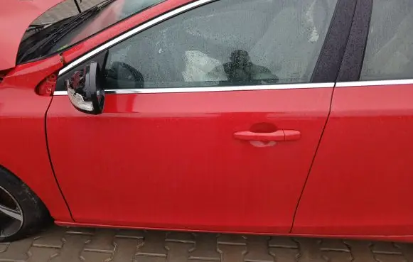 Volvo V40 Front door