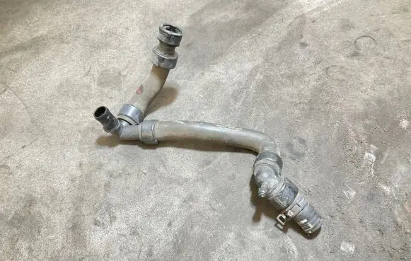 Renault Captur Engine coolant pipe/hose 924104538R
