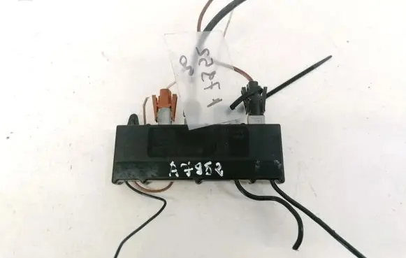 BMW 5 E39 Antenna control unit 8352489 65248352489