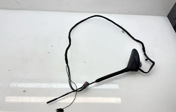 Ford Kuga I Radio antenna 8V4T18A978BA 8V4T18A978