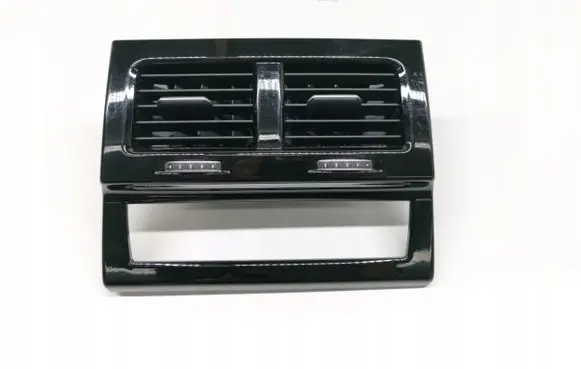 Volkswagen Touareg III Coolant radiator