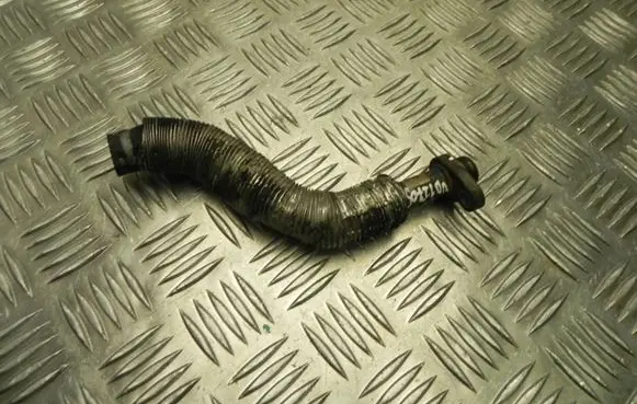 Peugeot 207 CC EGR valve line/pipe/hose V758383880 VD12705