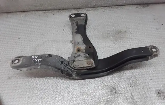 Subaru Forester SH Gearbox mounting bracket