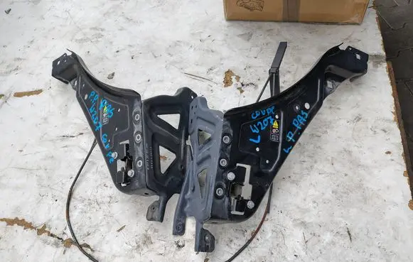 Mercedes-Benz E A207 Radiator support slam panel A2076200291
