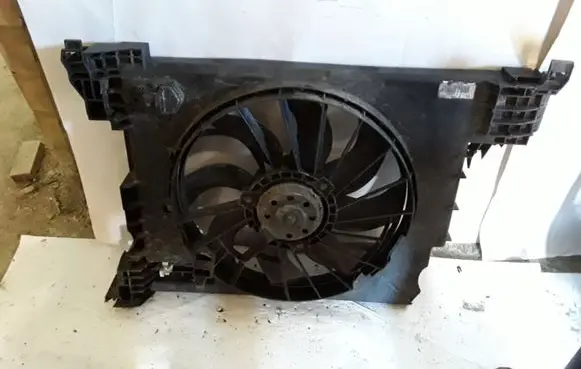 Renault Megane II Electric radiator cooling fan 8200718739 8240486 5020520