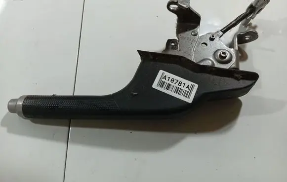 Handbrake/parking brake lever assembly