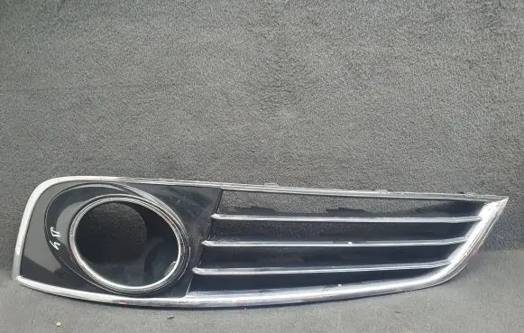 Audi A8 S8 D4 4H Front fog light trim/grill 4H0807679D
