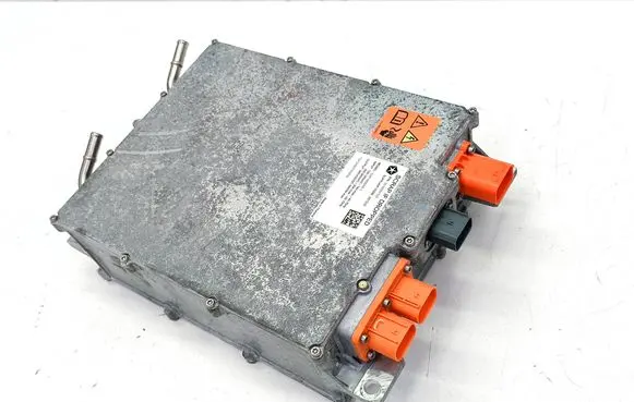 Chrysler Pacifica Voltage converter inverter 05185047AD