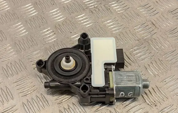 Volkswagen Polo VI Rear door window regulator motor 5Q0959408 S0010