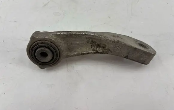 Mercedes-Benz C W205 Front anti-roll bar/stabilizer link A2053230817