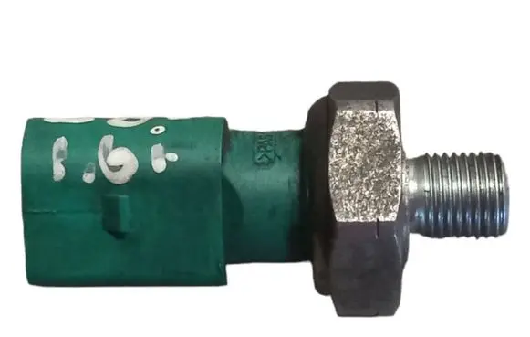 Volkswagen PASSAT B8 Oil pressure sensor 04L919081