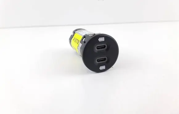 Porsche Macan (95B) USB socket connector 95B035252H 95B035252