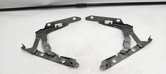 Jaguar X-Type Tailgate hinge 701LH