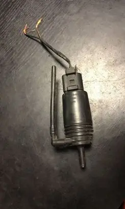 BMW 3 E46 Windscreen/windshield washer pump 67128377612
