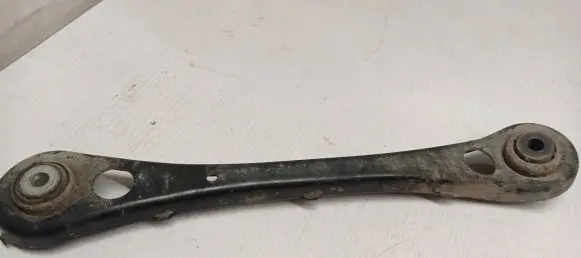 Rear control arm