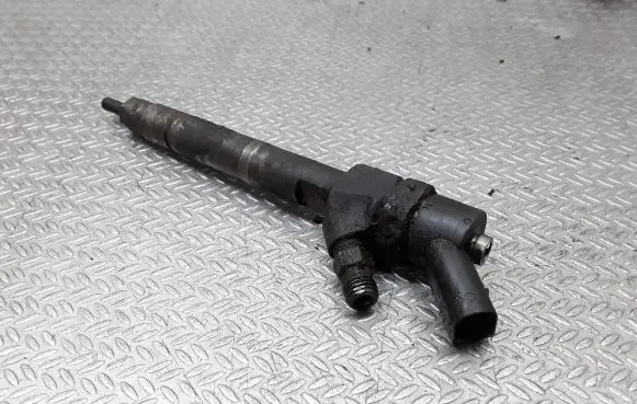 Mercedes-Benz A W168 Fuel injector 0445110015