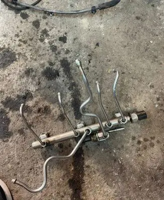 BMW 3 E90 E91 Fuel pressure sensor 75373149