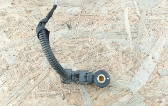 Opel Corsa D Detonation knock sensor 55563372