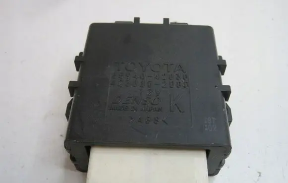 Toyota Hilux (N140, N150, N160, N170) Combustion control unit/module 85940-42030