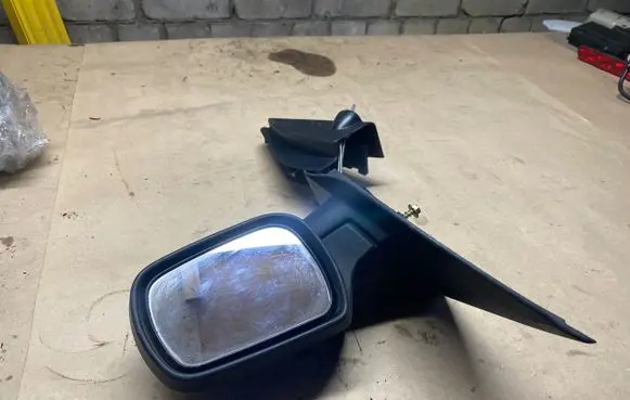 Ford Fiesta Manual wing mirror 2S6117682AT 4001350 130704F024