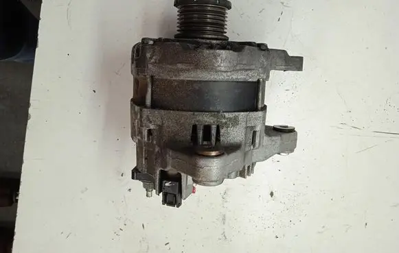 Renault Megane III Generator/alternator A002TX0481 231000024R